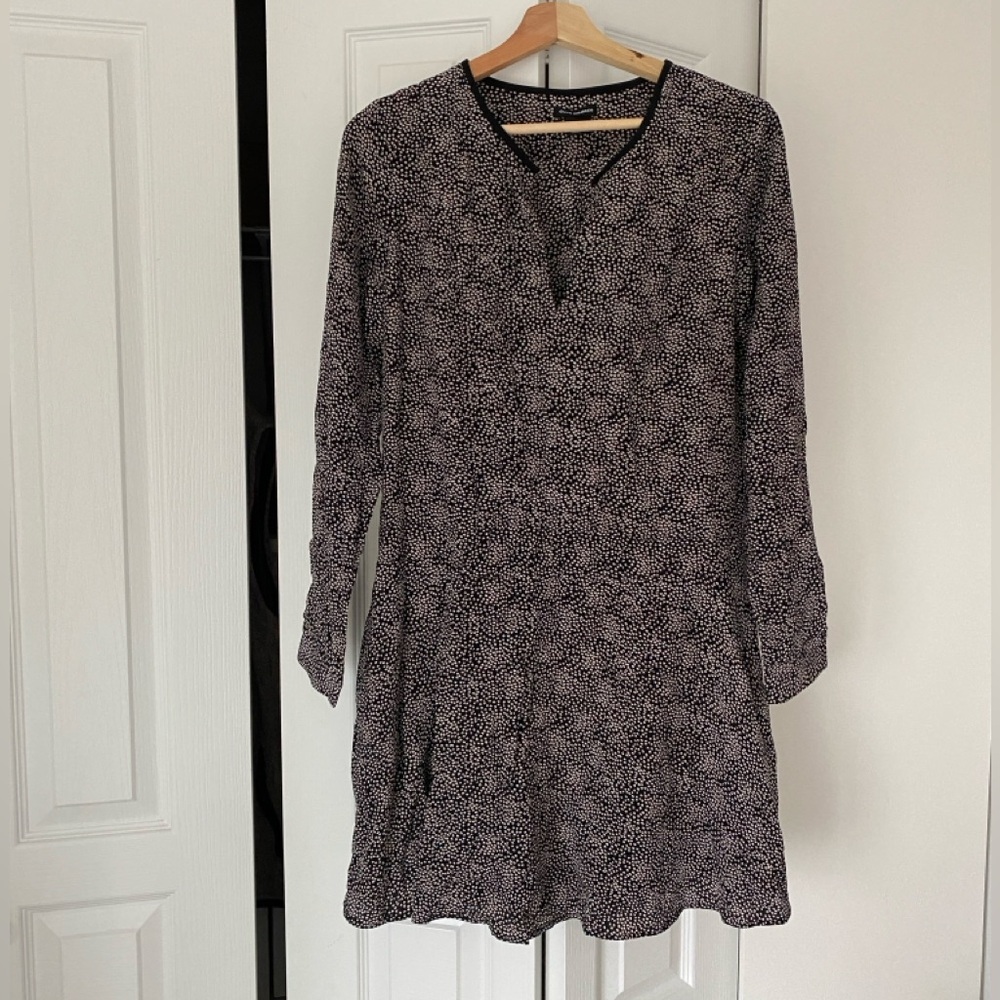 Club Monaco 100% Silk long sleeve dress